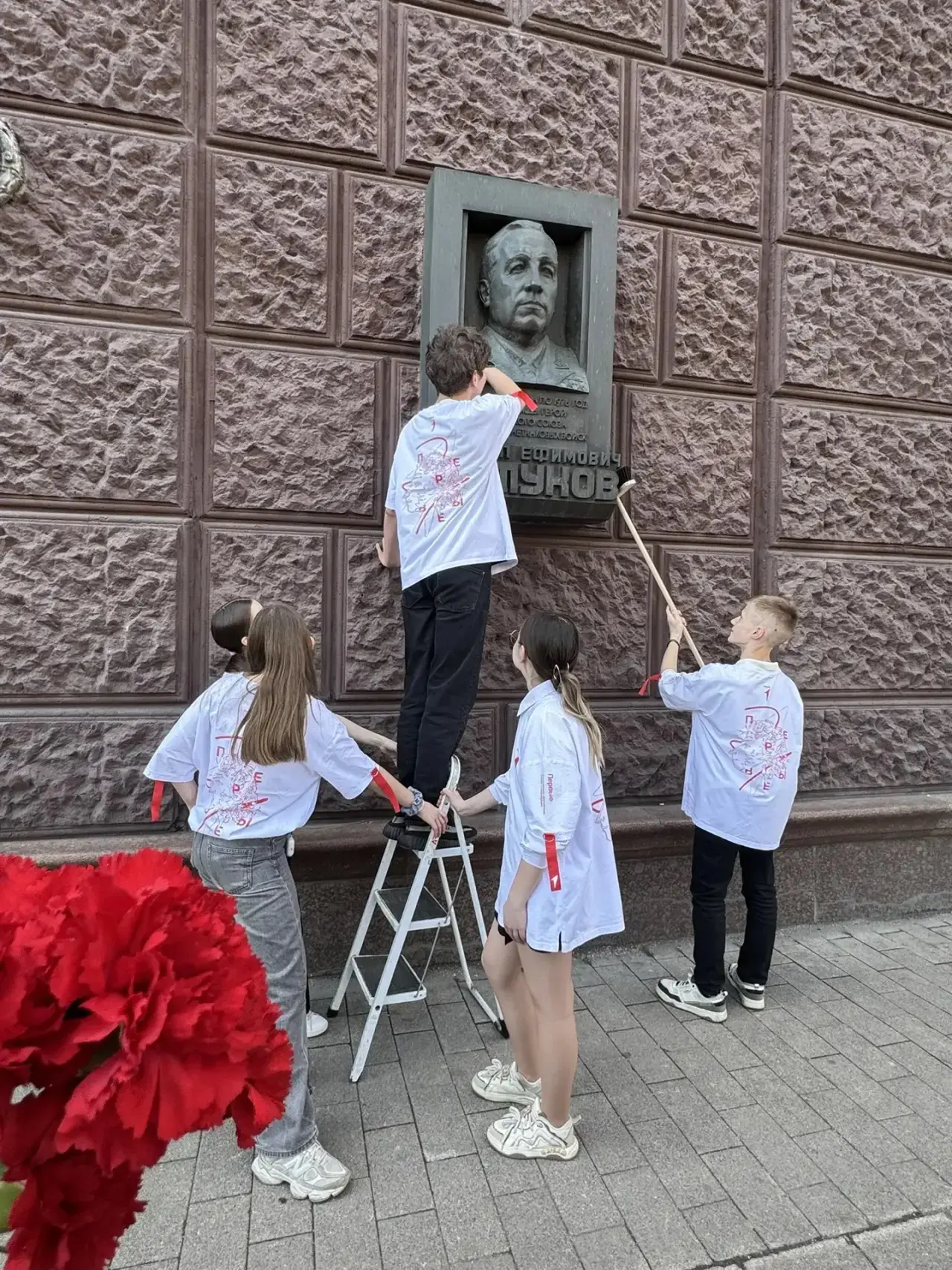 МЕМОРИАЛЬНО-ПАТРОНАТНАЯ АКЦИЯ   📌В преддверии празднования Великой Победы в нашем районе Сокол прошл
