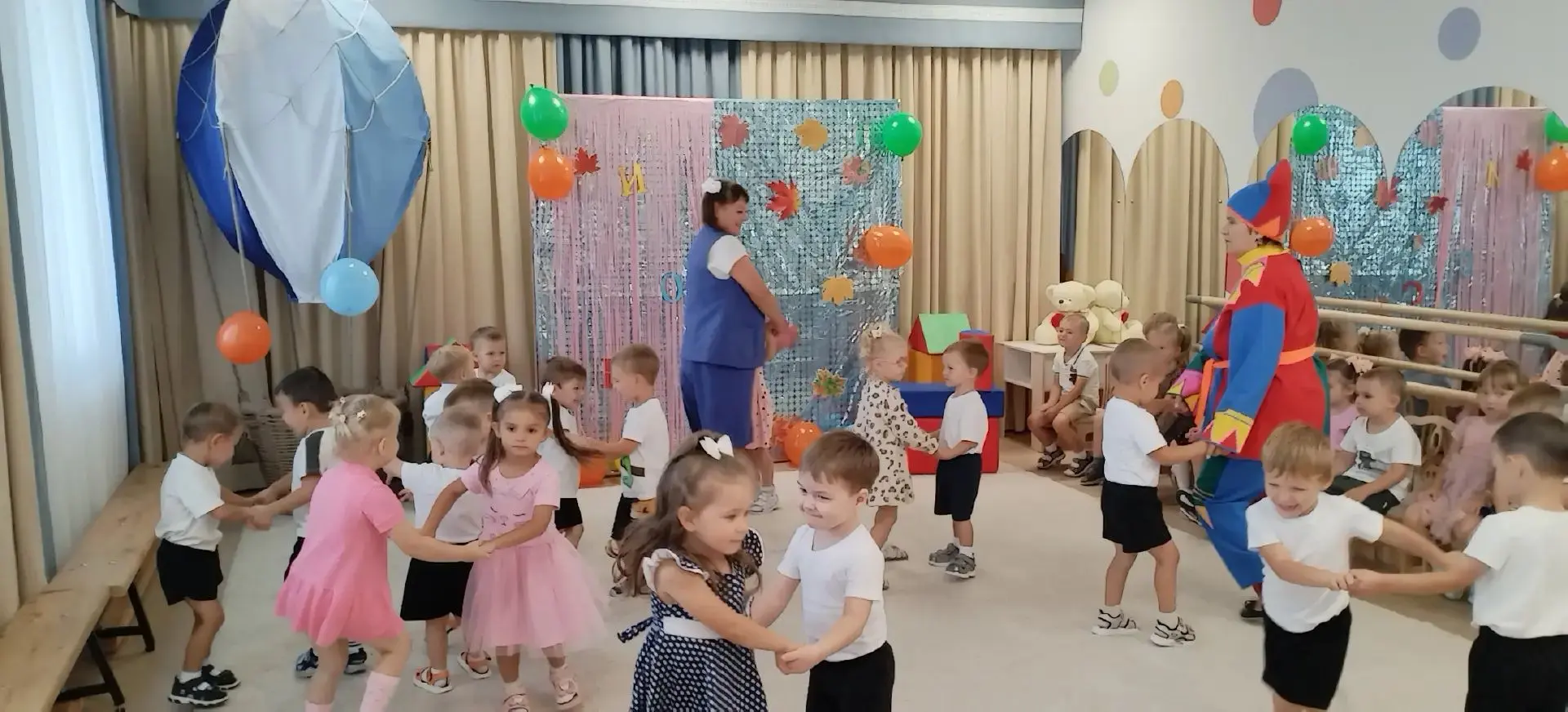 📝🧑‍🏫С Днём знаний наши дорогие малыши и коллеги!