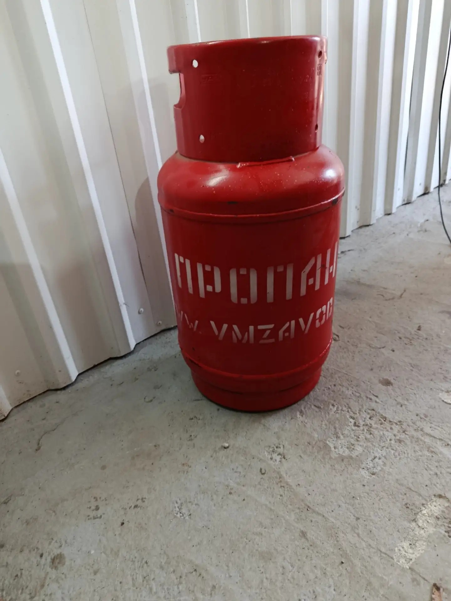 Продам новый газовый баллон 27.5 литров,с редуктором. 5000 руб. +79495821079