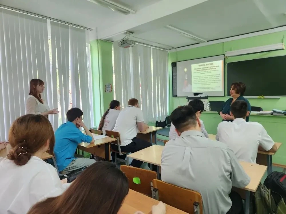 🎉 Для наших учеников 10-го психолого-педагогического класса прошел увлекательный квиз по педагогике!