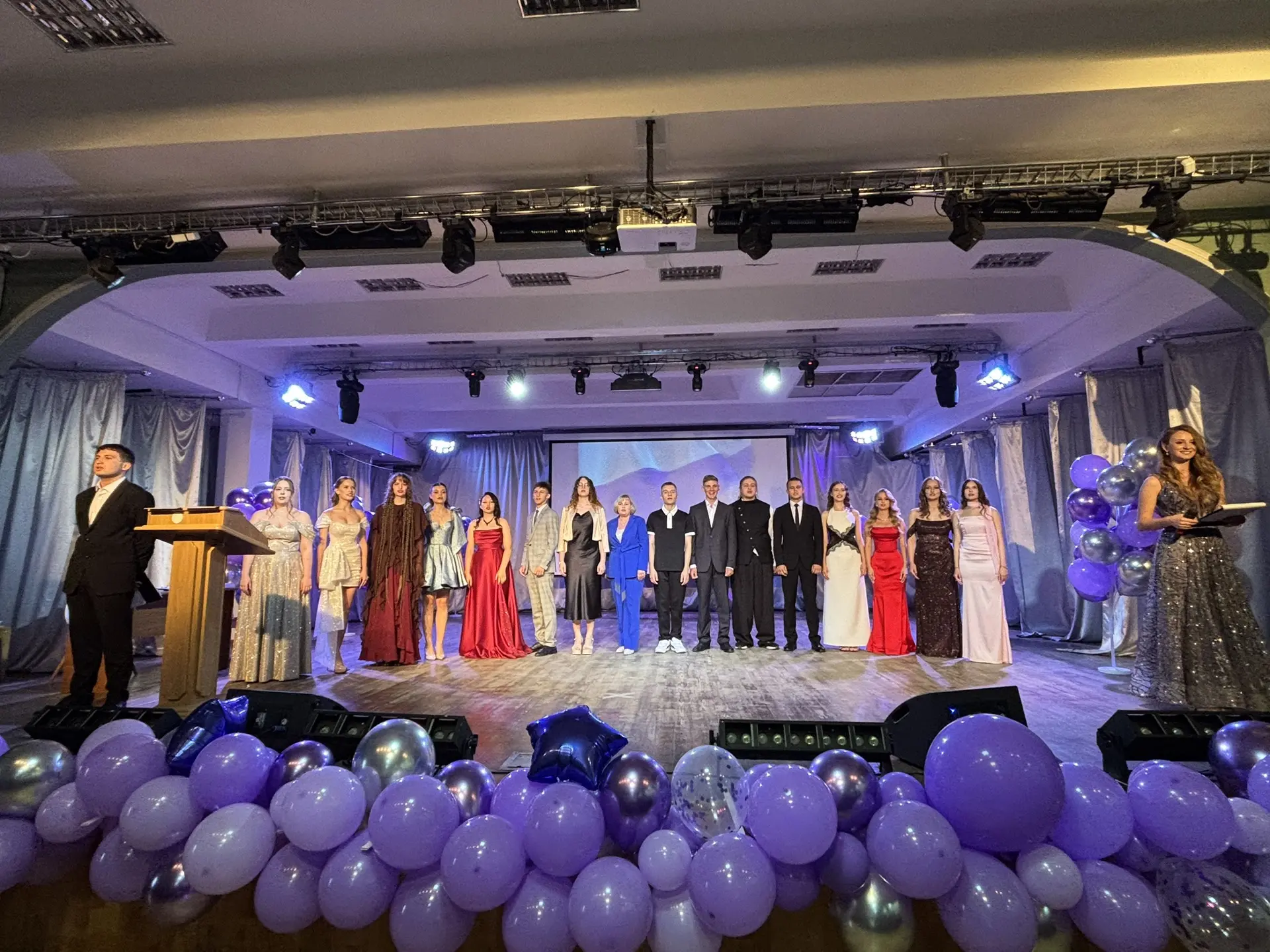 🌟Выпускной вечер 2026🌟

27 июня 2026 г. состоялся выпускной вечер 11А класса. 
С этим знаменательн