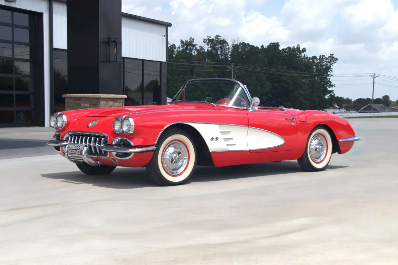 Редкий Chevrolet Corvette 1958 года из коллекции Джорджа Стрейта выставят на торги