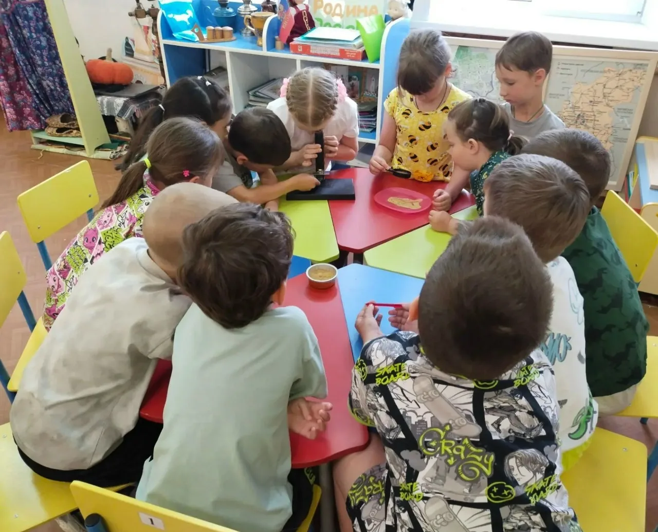 В нашем детском саду прошла неделя экспериментирования, целью которой было привлечь вни...
