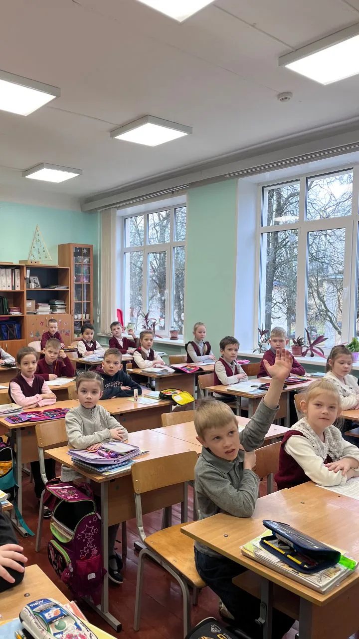 ✅💪Бодрое утро в школе: зарядка для орлят и не только!

🌷Что может быть лучше, чем начать день с ул