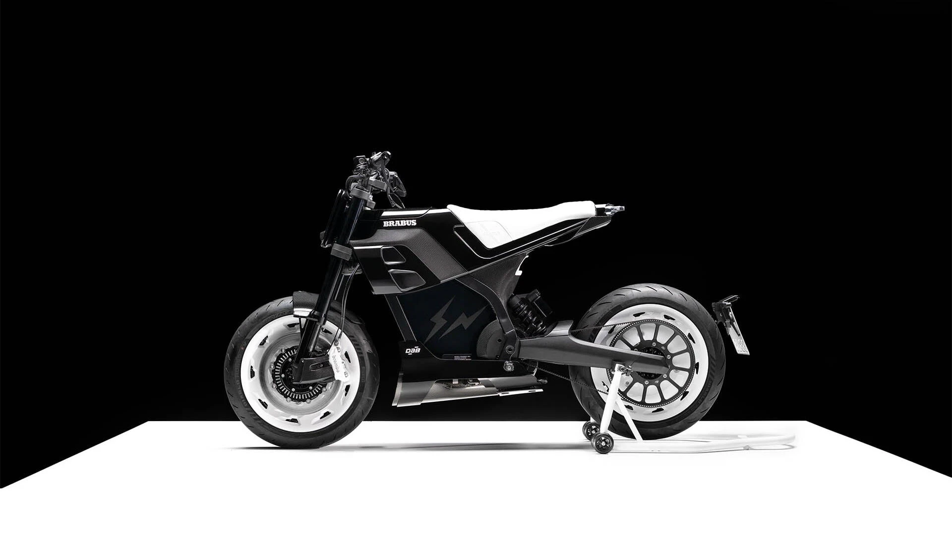 BRABUS вместе с DAB Motors и Fragment Design представил Urban E Fragment Edition - экск...