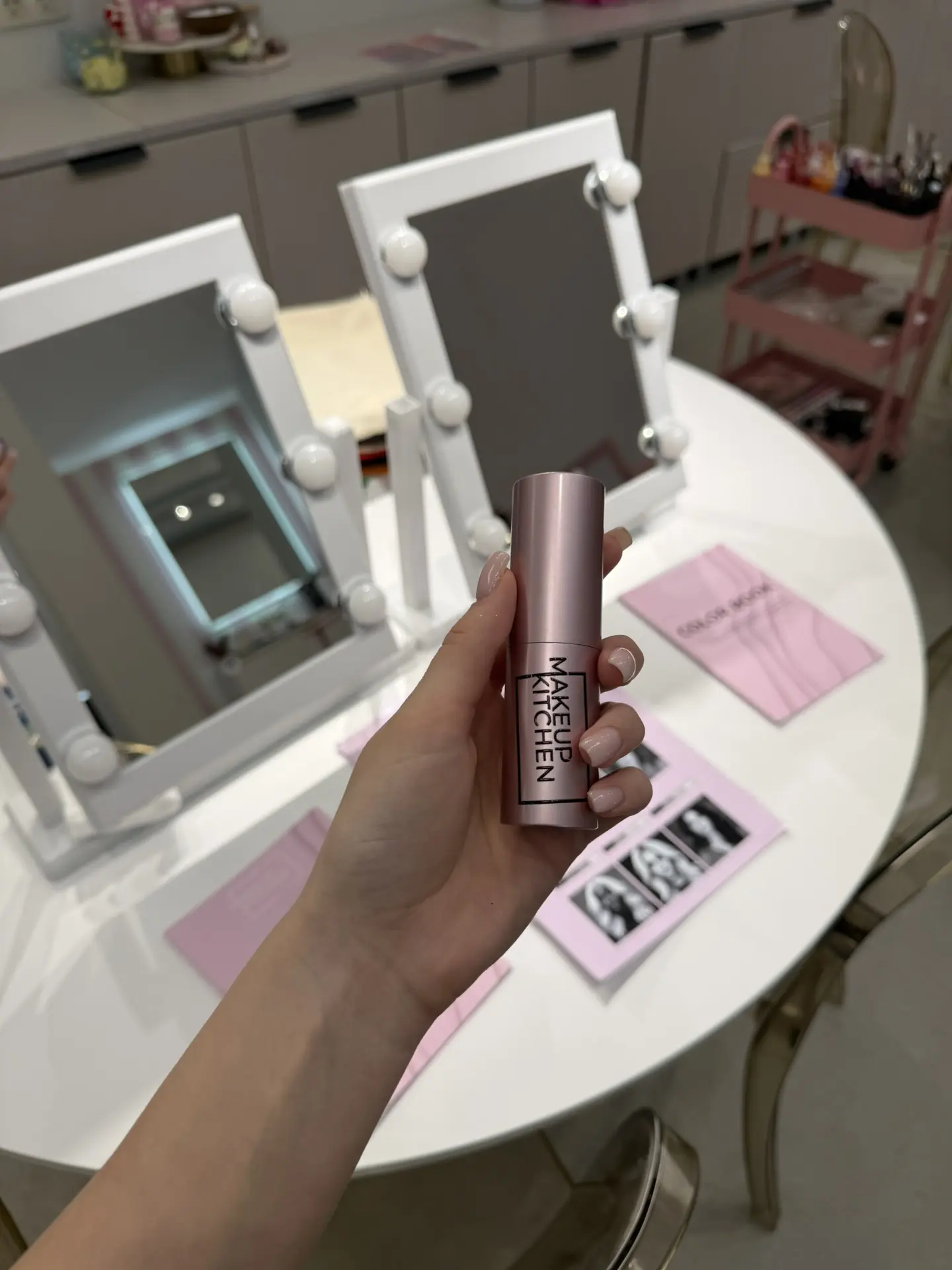 Посетила творческую лабораторию мастер‑классов Makeup Kitchen – первую в Европе площадк...