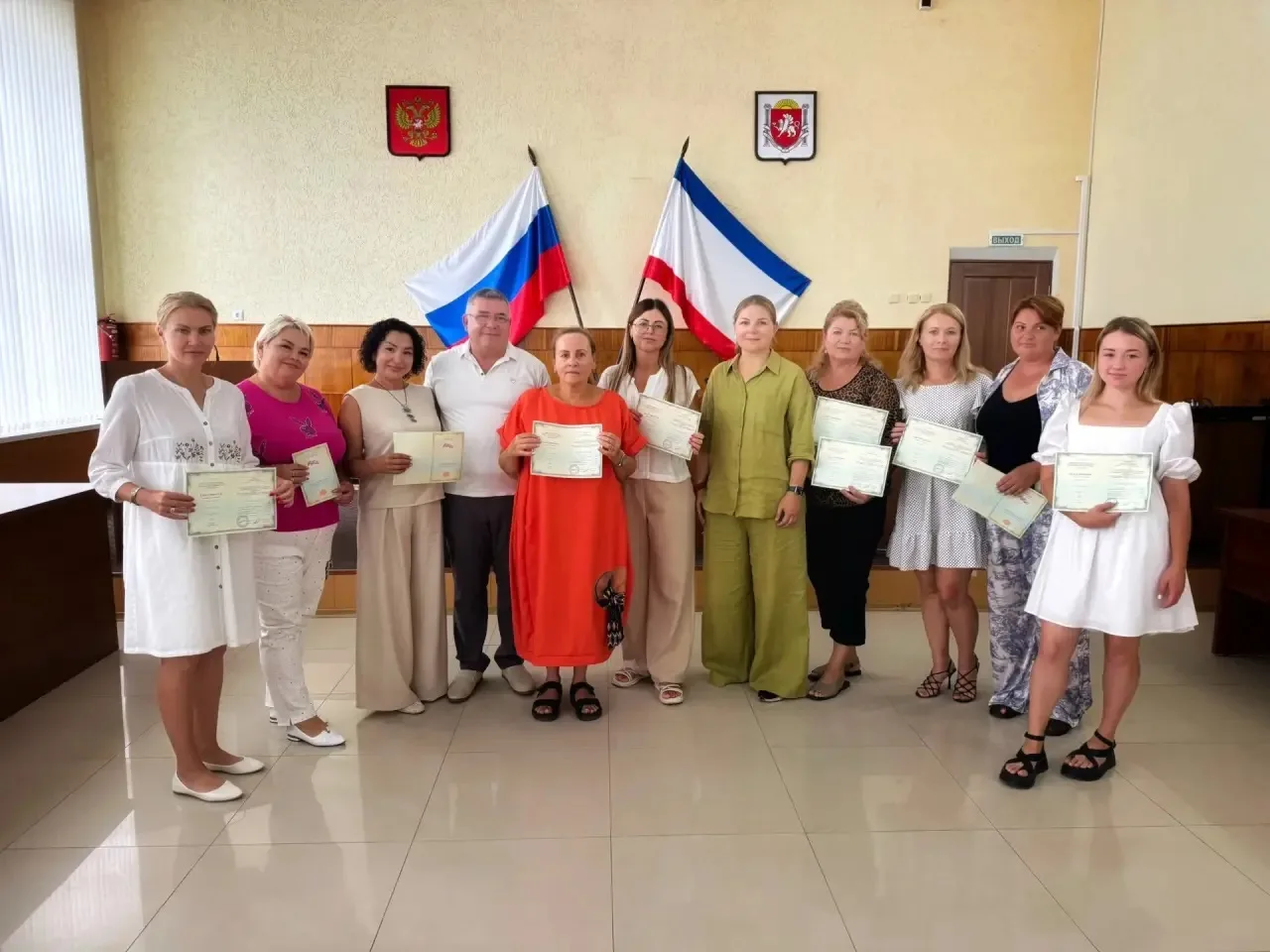 🎓 В Черноморском районе жёны участников СВО получили удостоверения о профессиональной ...
