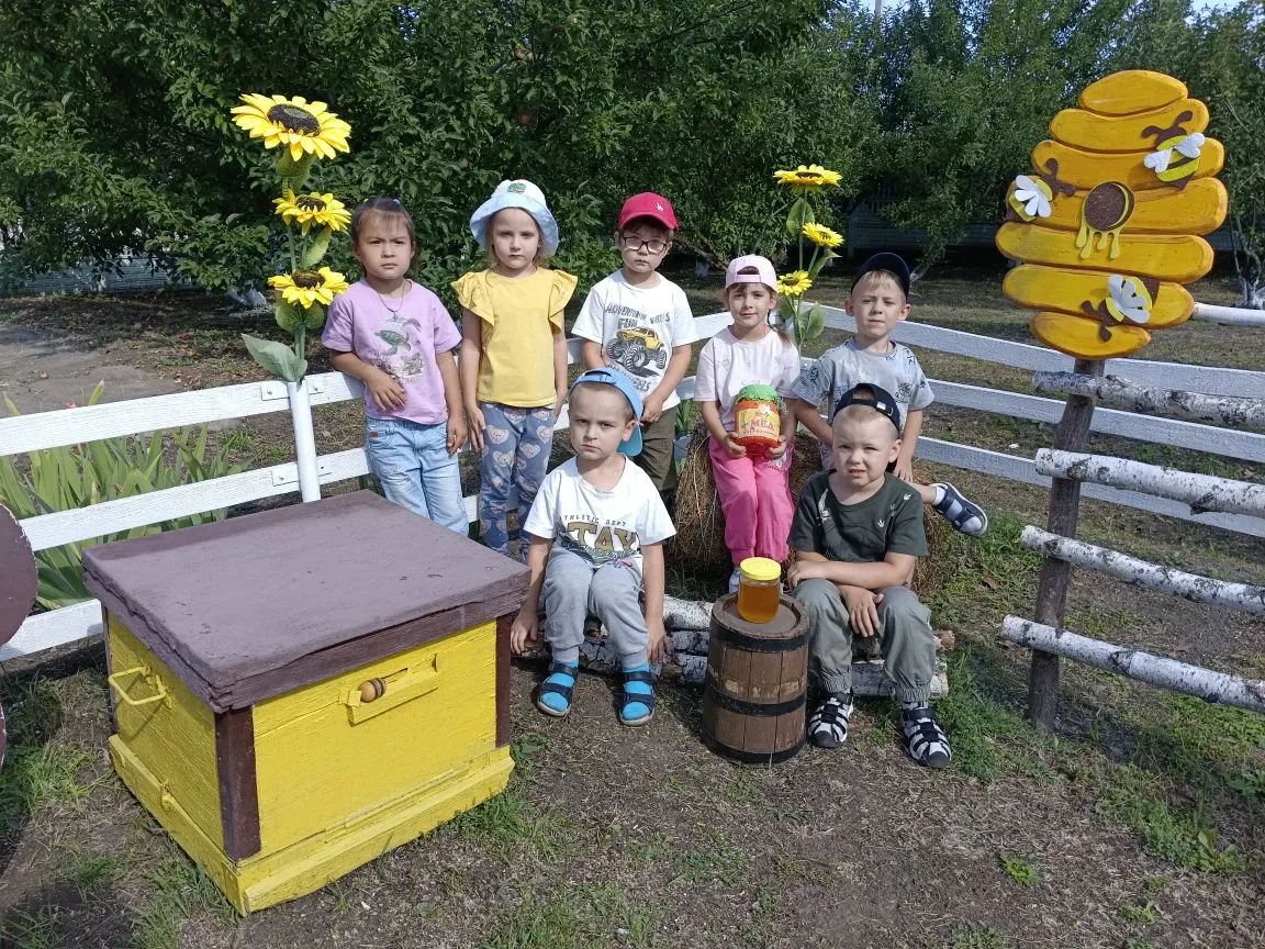 14 августа отмечается Медовый Спас — один из трёх августовских Спасов, праздник, в кото...