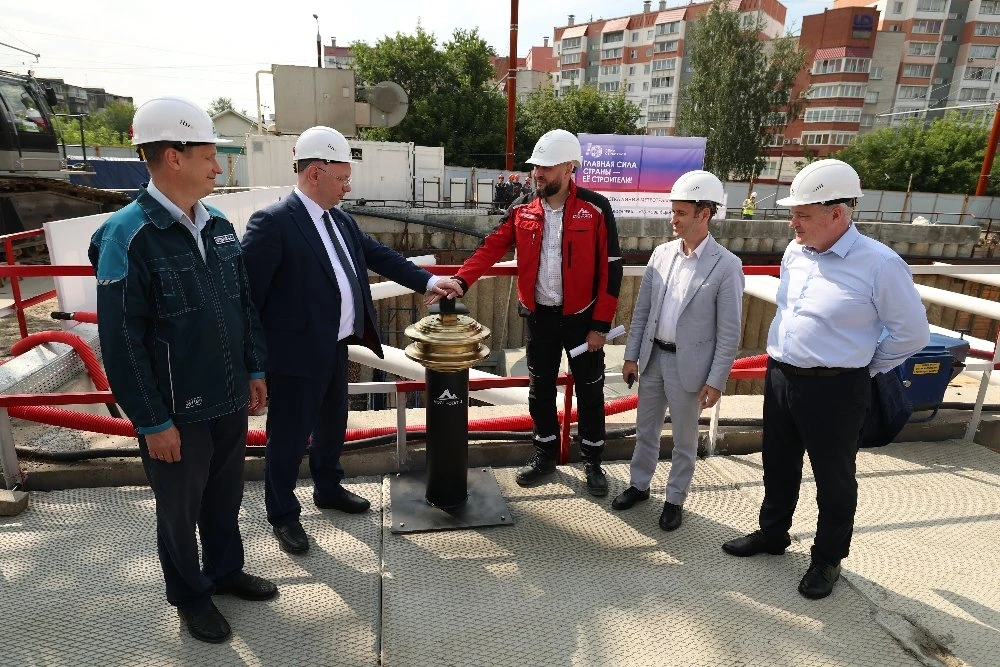 🚇 Третий тоннелепроходческий комплекс приступил к строительству метротрамвая в Челябинске

Группа к