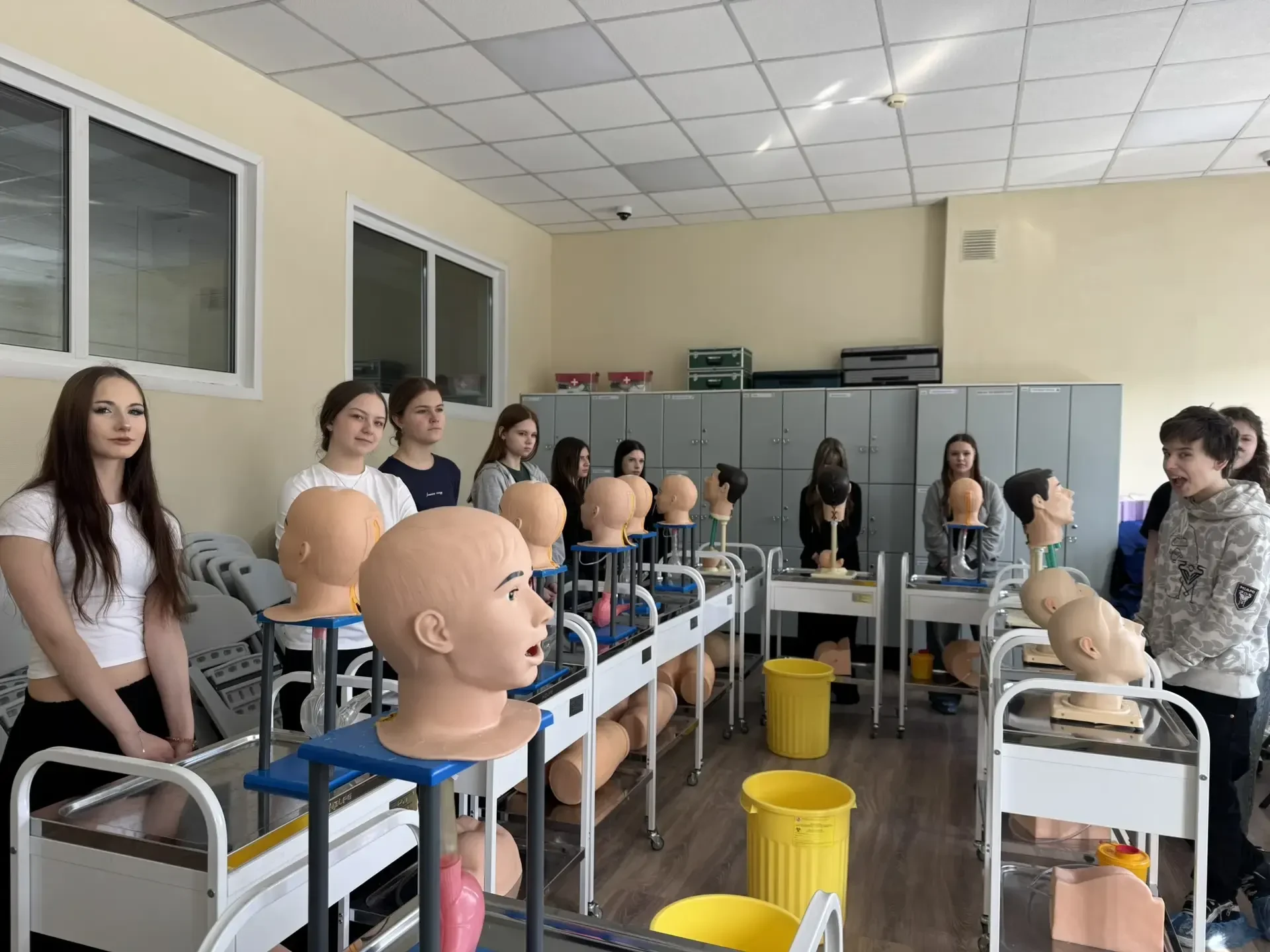🚀 На этой неделе наши девятиклассники погрузились в мир профессий!  В рамках профориентационной рабо