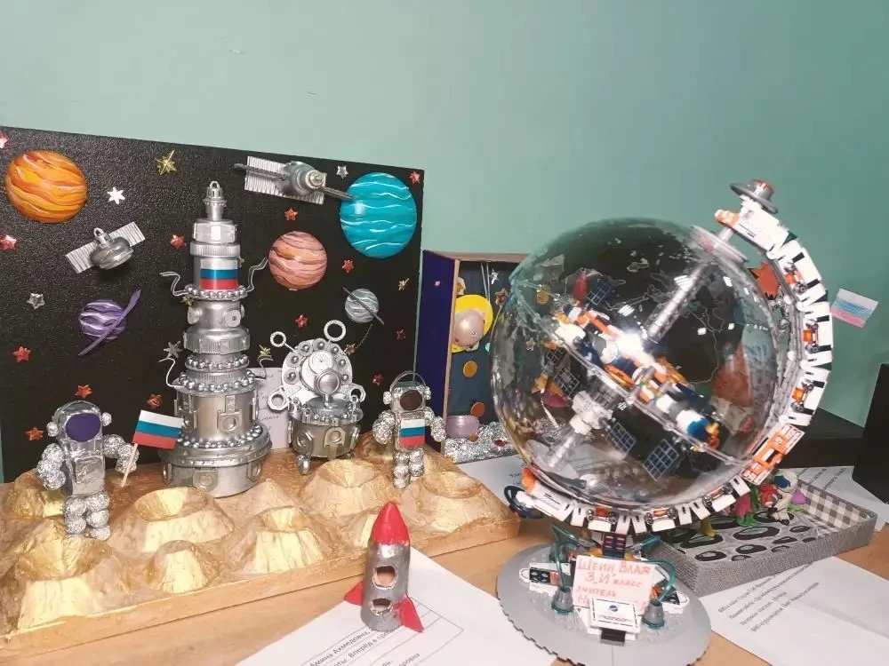 🚀 Старт конкурса поделок «Космос глазами детей»🌍  👨‍🚀 У нас невероятные новости! В нашей гимназии оф