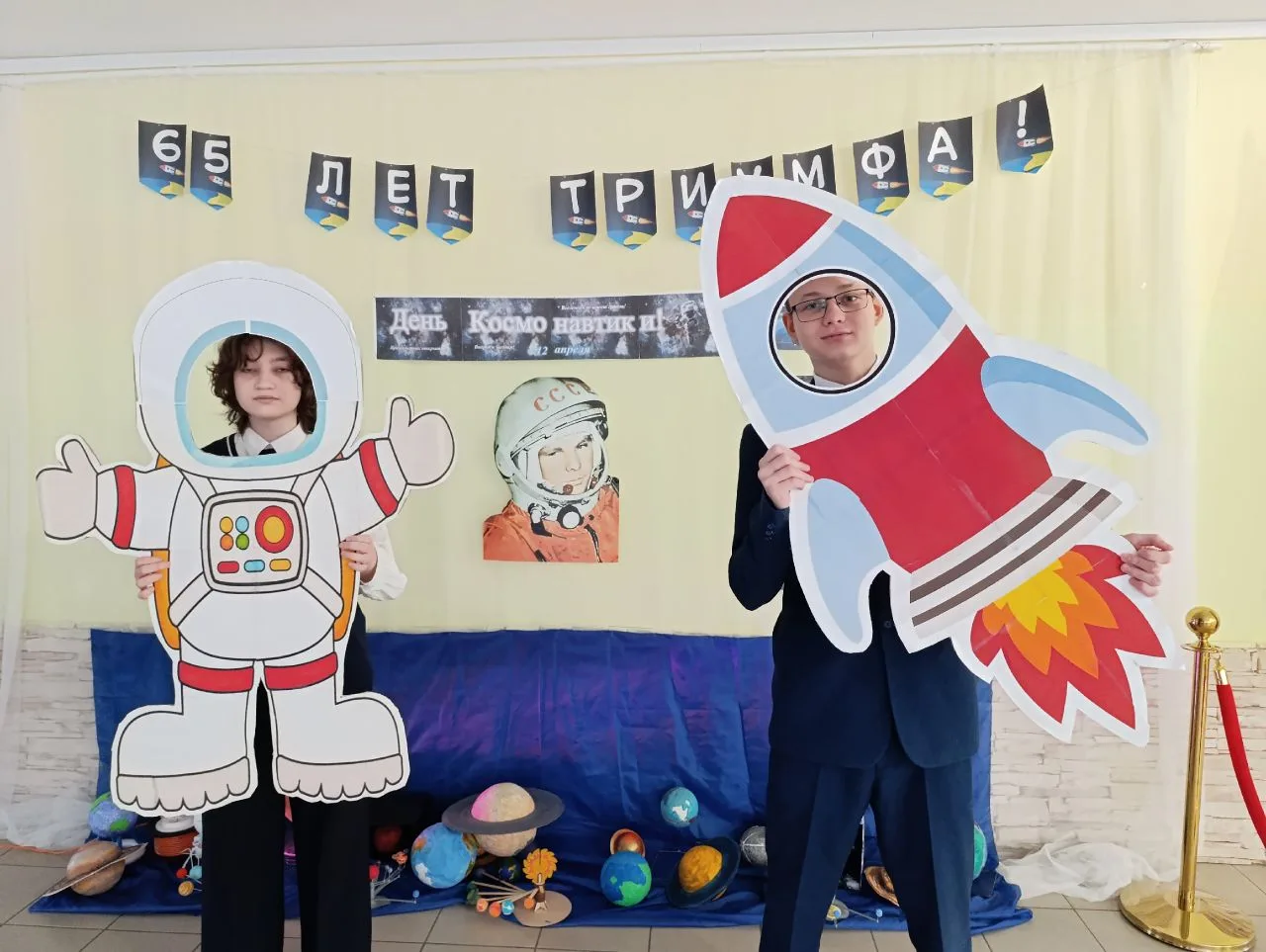 🚀 Неделя космонавтики!

На прошлой неделе гимназия превратилась в настоящий космический центр: выст