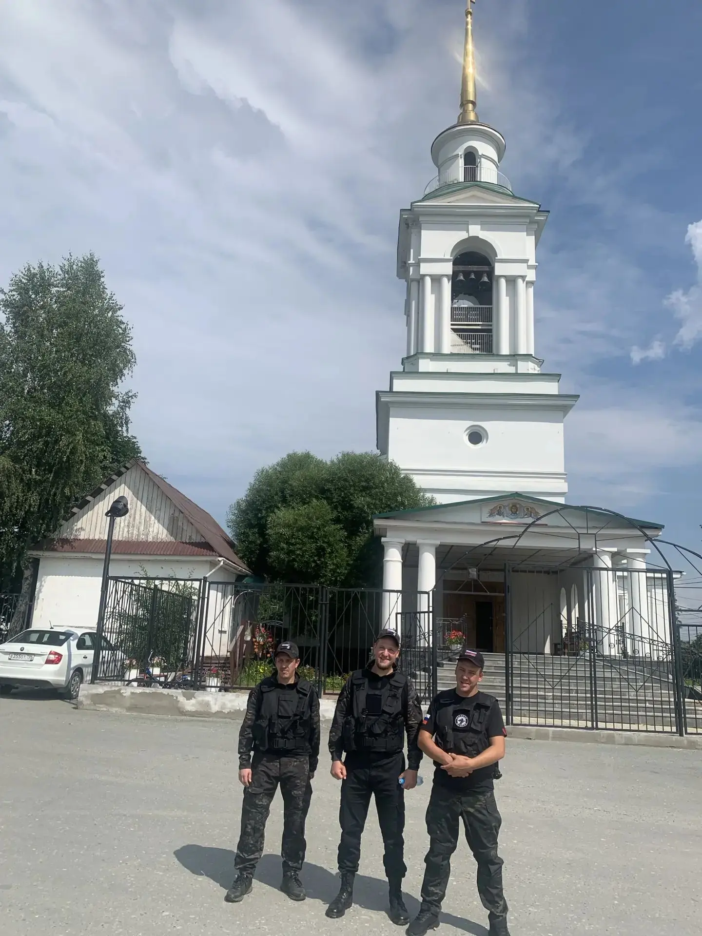 В Арамили обследовали возможные места отдыха горожан на предмет безопасности: сотрудник...