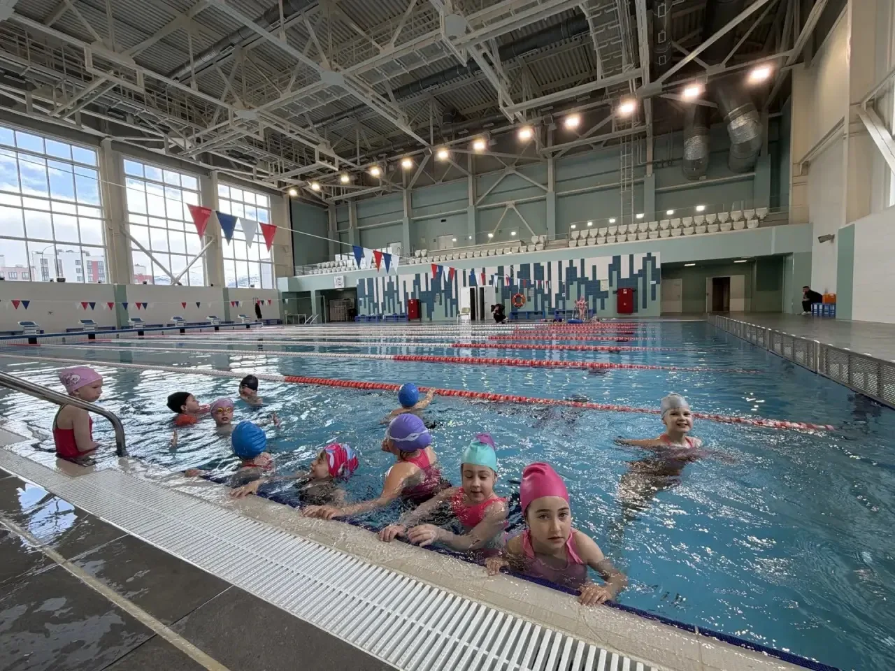 🏊🏼‍♂️В школьном лагере «Улыбка» организована активная оздоровительная программа