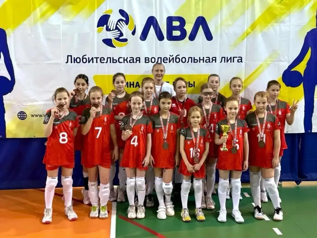 Наши волейболистки 

🏐 Татьяна, Полина, Варвара, Дарья, Карина, Ульяна, ученицы 3-5 классов нашей ш