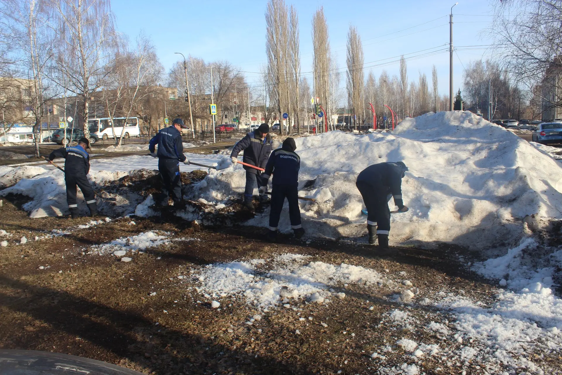 27 марта в городе Мелеуз и Мелеузовском районе прошёл массовый субботник «Чистая пятница». Работники