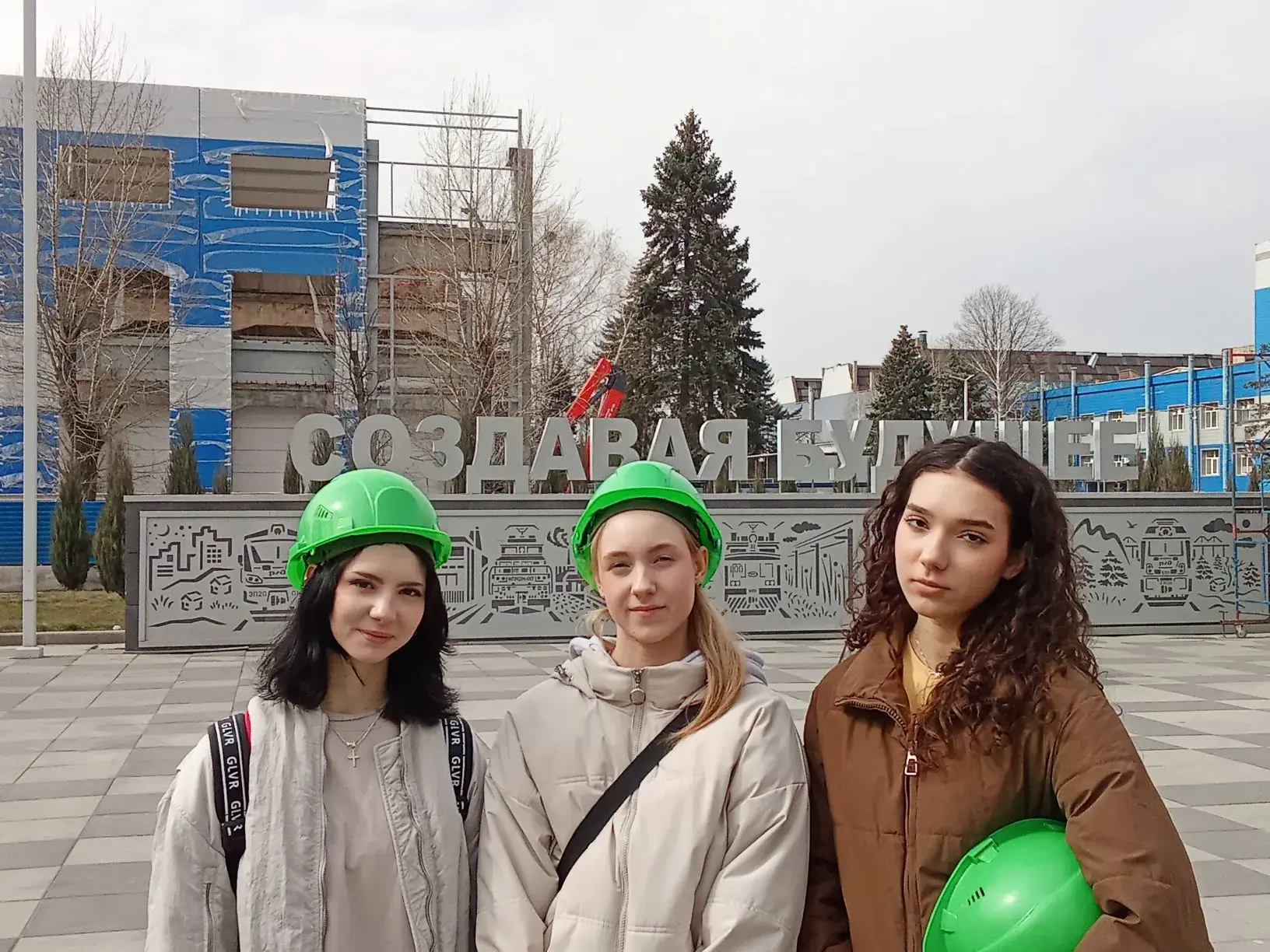 Будущее начинается сегодня: 11-А класс на заводе НЭВЗ 🚂  Сегодня, 18 марта 2026 года, учащиеся 11-А 