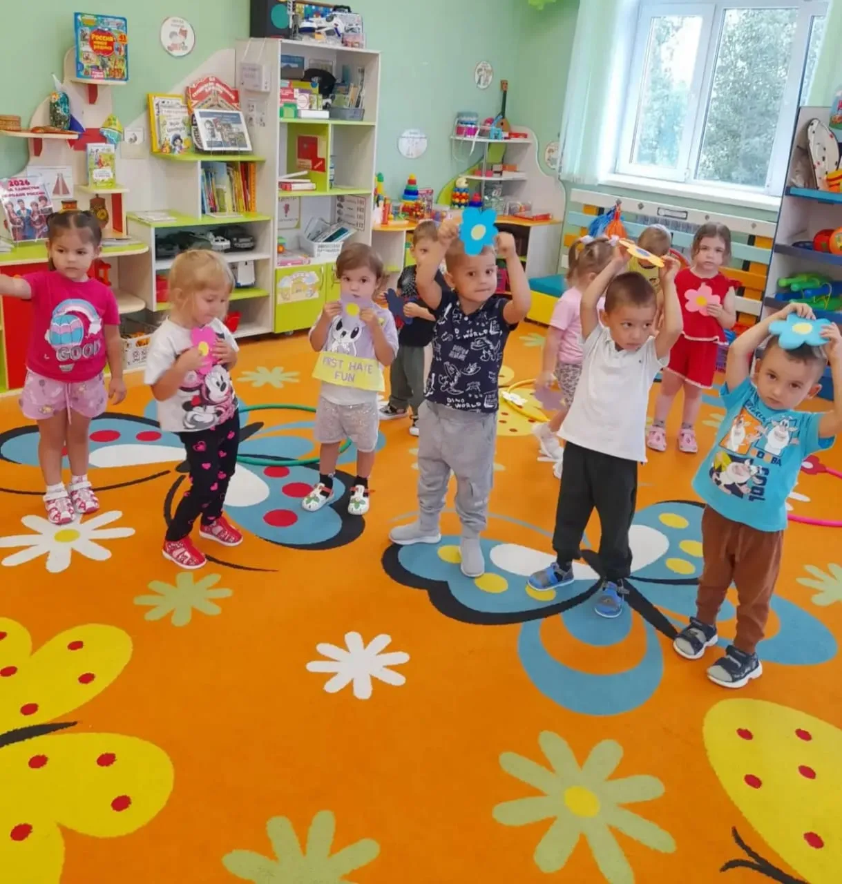 День цветов🌸 и День юного художника 🎨 в группе «Лучики»