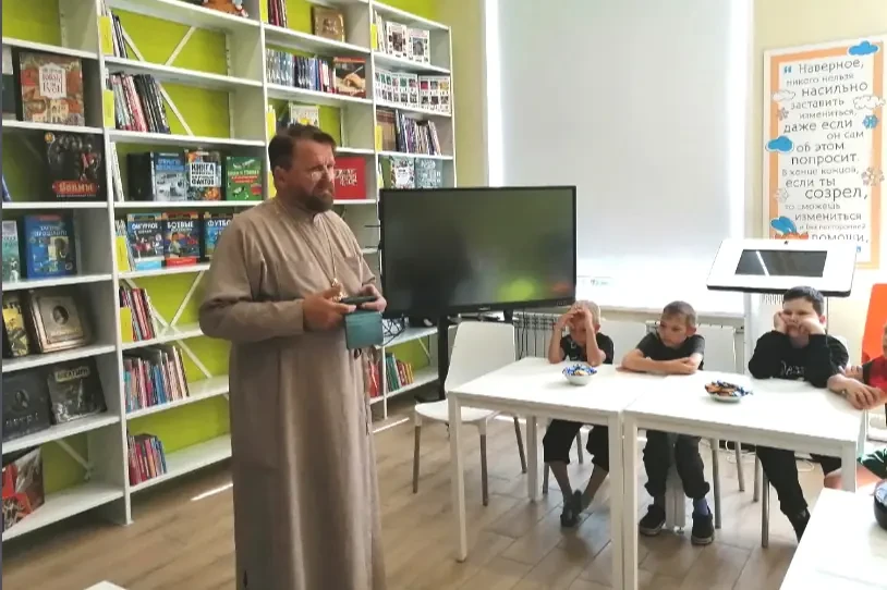 Священник села Большой Улуй рассказал сельчанам о Дне Крещения Руси