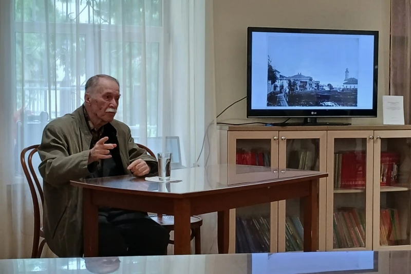 🎭 Ко Дню города в Сыктывкаре презентовали историческую пьесу Михаила Мацука!
🎉 В минувшие выходные