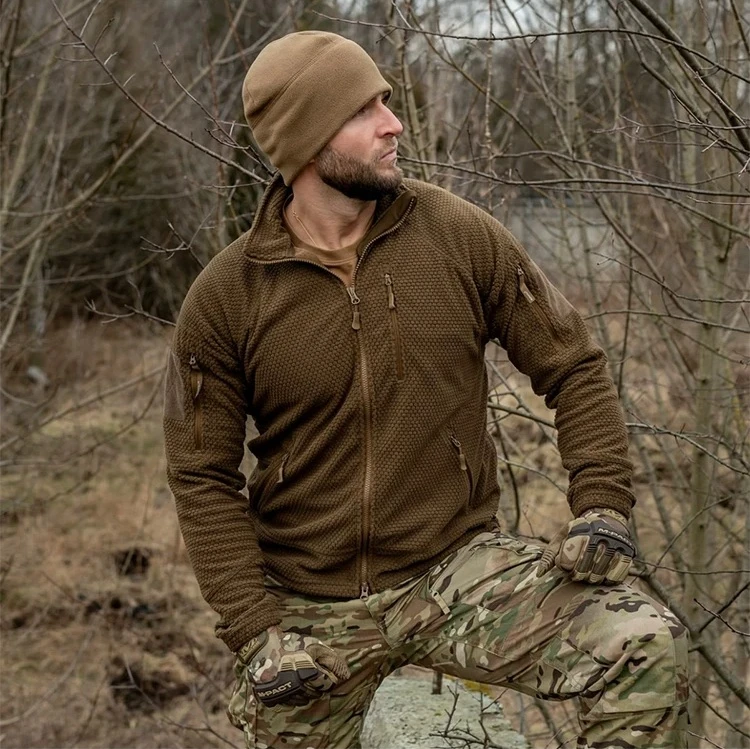 Alpha Tactical от Helikon — это усовершенствованная версия оригинальной кофты Alpha. Ее конструкция 