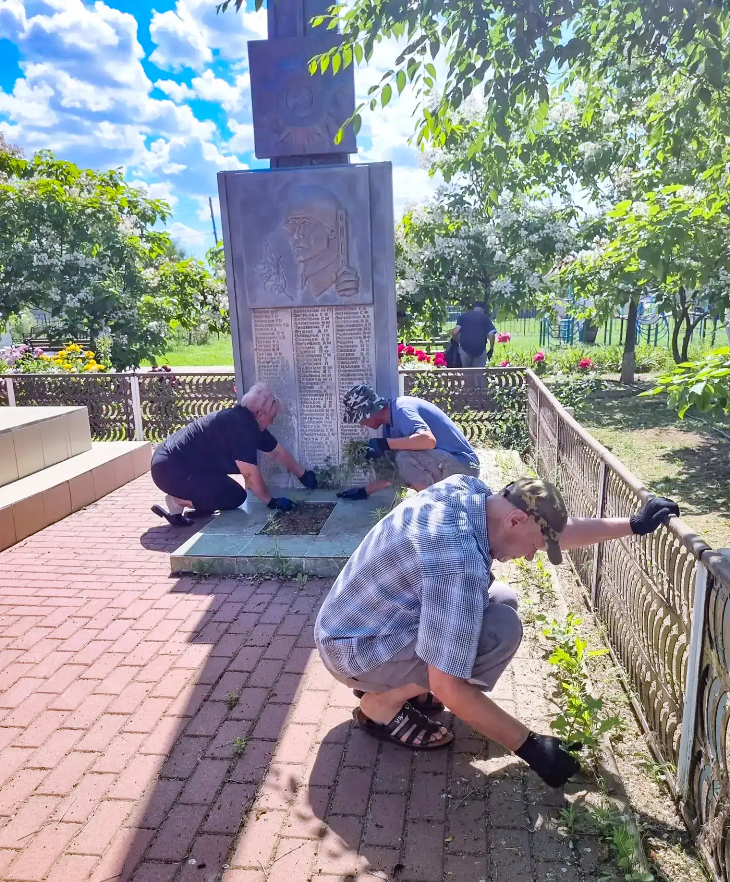 🎖️ Субботник под девизом «Никто не забыт, ничто не забыто» 🎖️

Получатели социальных услуг обособл