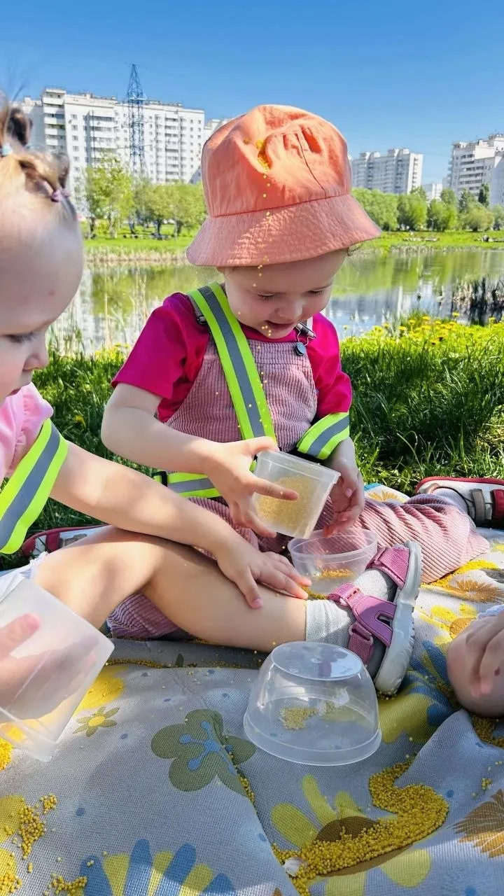 🌿🚂 Сегодня мы решили провести занятие в необычном формате — прямо на природе 🌞 мы от...