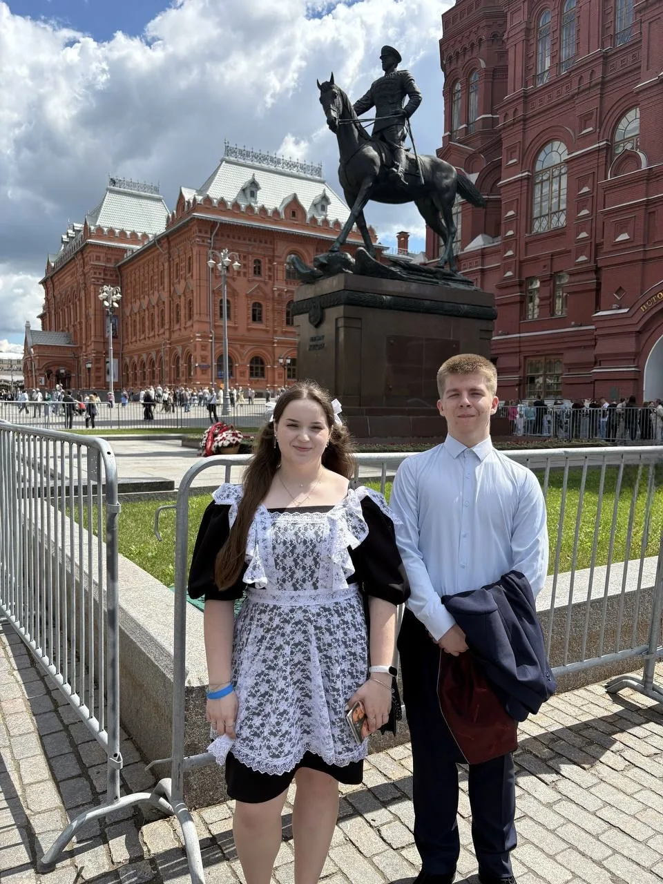 🕊️ Сегодня наши обучающиеся стали участниками важного и трогательного события — Церемонии возложени