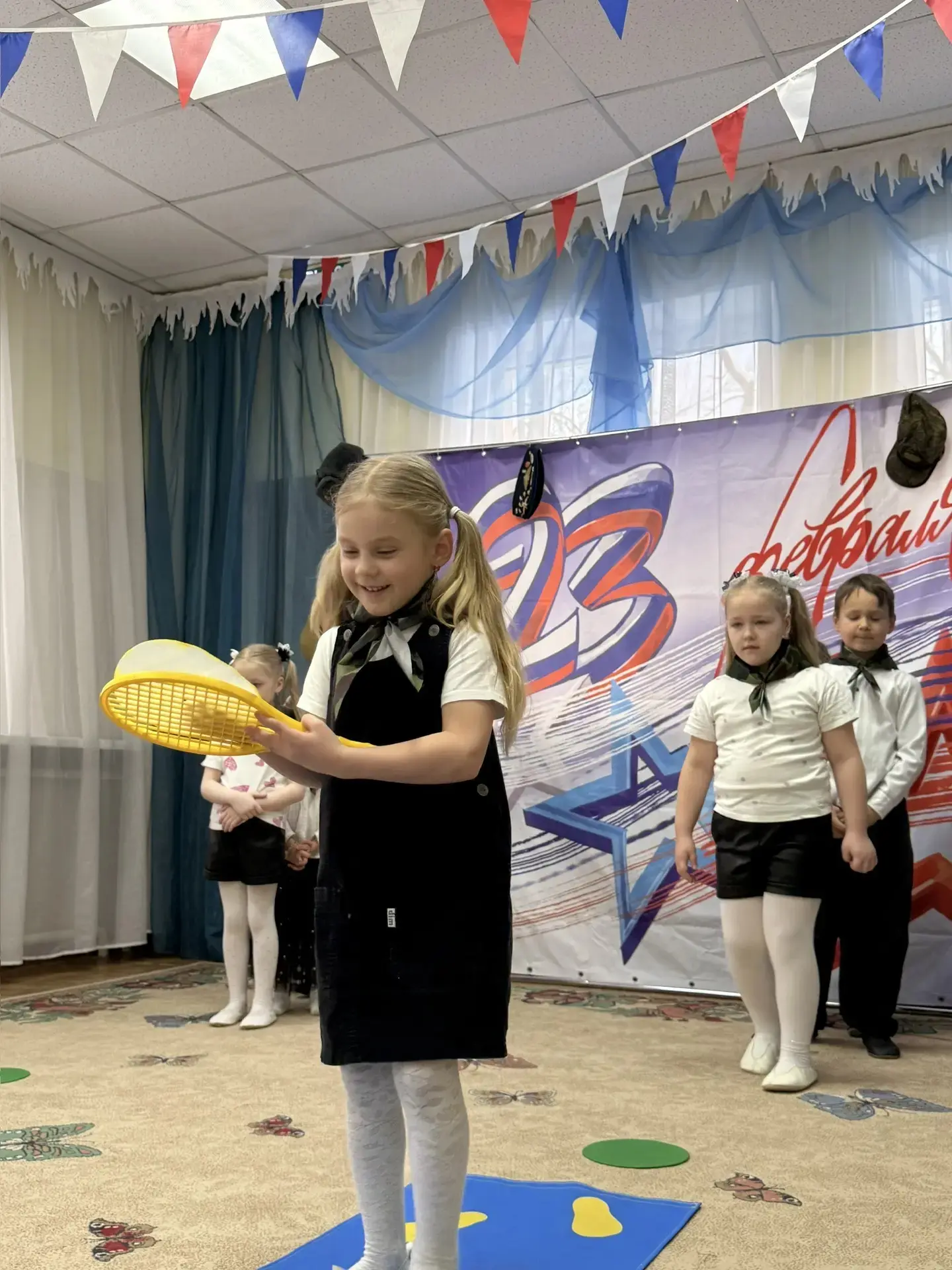 Петровское дошкольное отделение МБОУ Видновской СОШ N1.  День защитника Отечества воспитывает в детя
