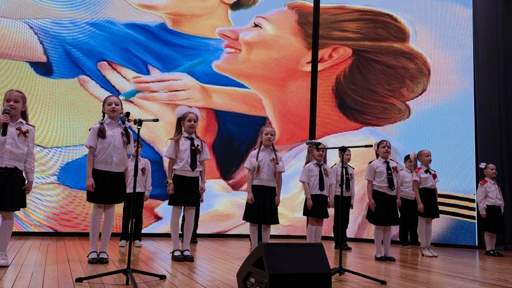 📣В школе прошла "Битва хоров", посвящённая празднику 9 Мая.   Это мероприятие было организовано с це