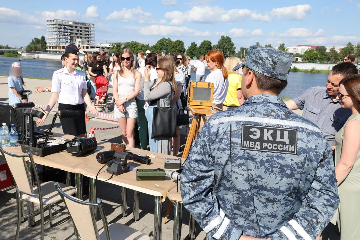 В Пензе провели акцию «День России с полицией России»

На набережной реки Суры в Пензе 12 июня была 