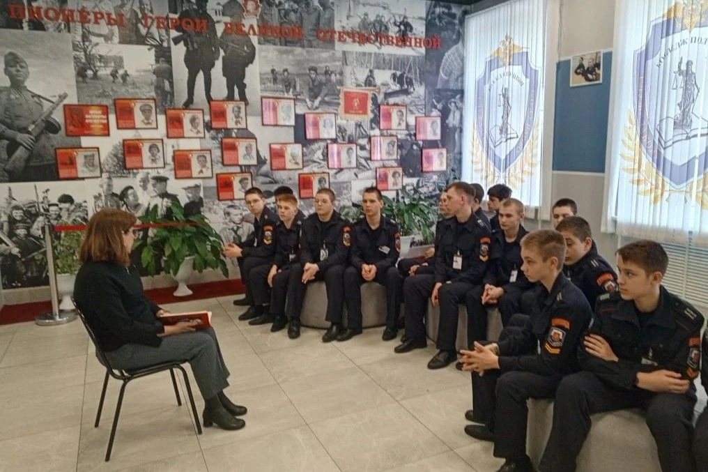 В Кадетском корпусе Колледжа полиции прошли патриотические часы «Маленькие герои большой войны», лит
