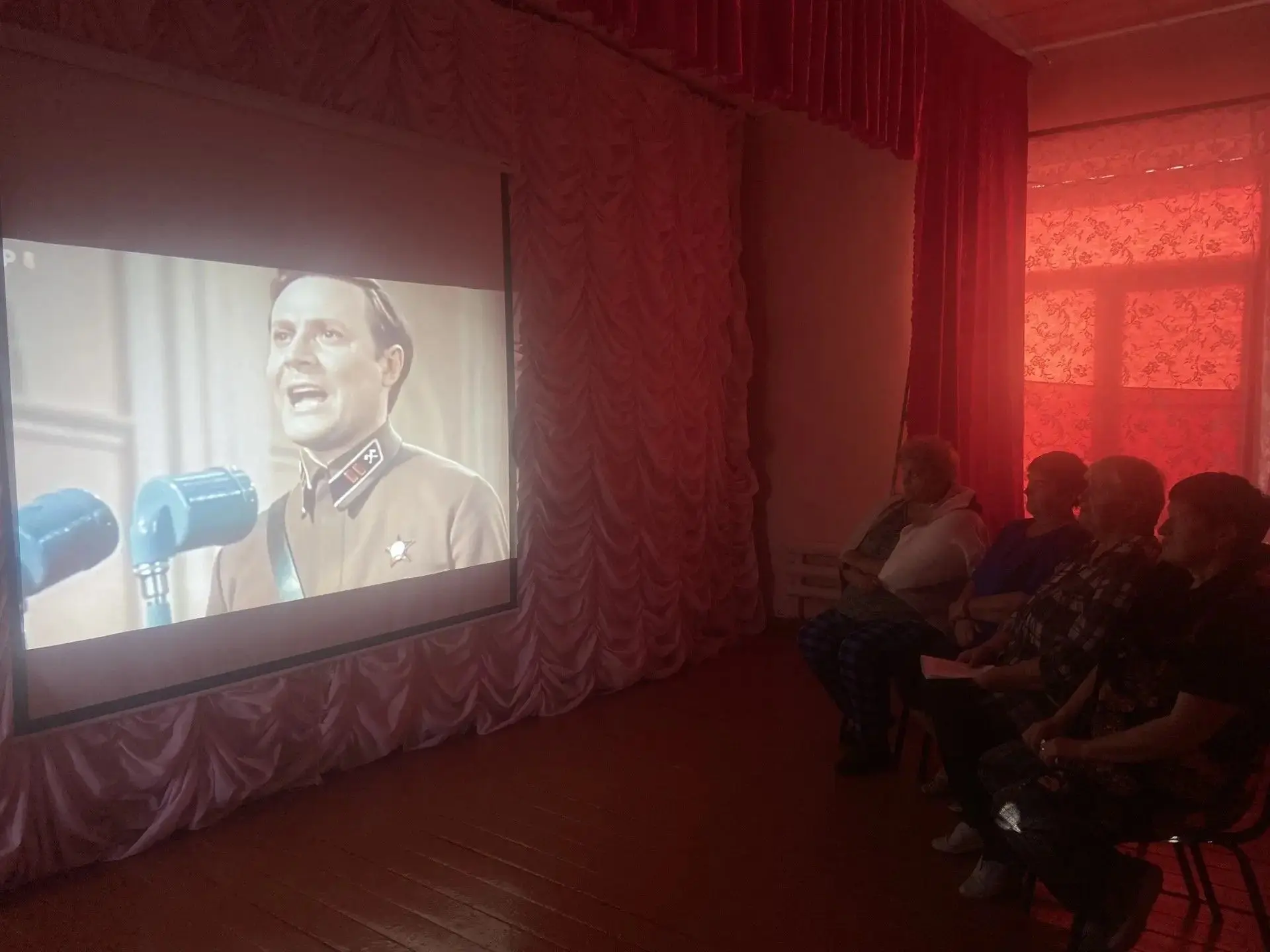 🎉 Кинопоказ в Арисовском СК: помним и чтим историю! 🎉В преддверии памятной даты, связ...