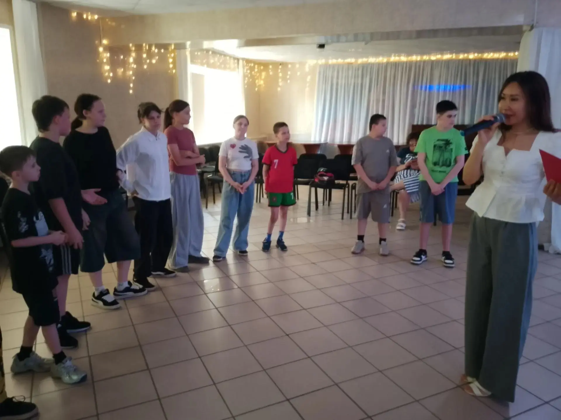 🎶 Музыкальная программа в клубе "Юность" 

Программа была насыщенная: караоке военных песен и танцы