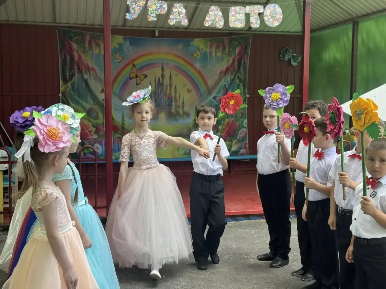 🌼Цветочная фантазия!🌸

🌸В рамках «Фестиваля детства»воспитанники подготовительной группы №5 приня