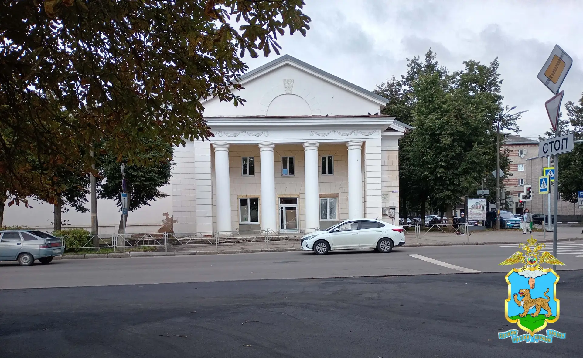 ⚡Великолукские полицейские раскрыли кражу имущества из здания бывшего кинотеатра