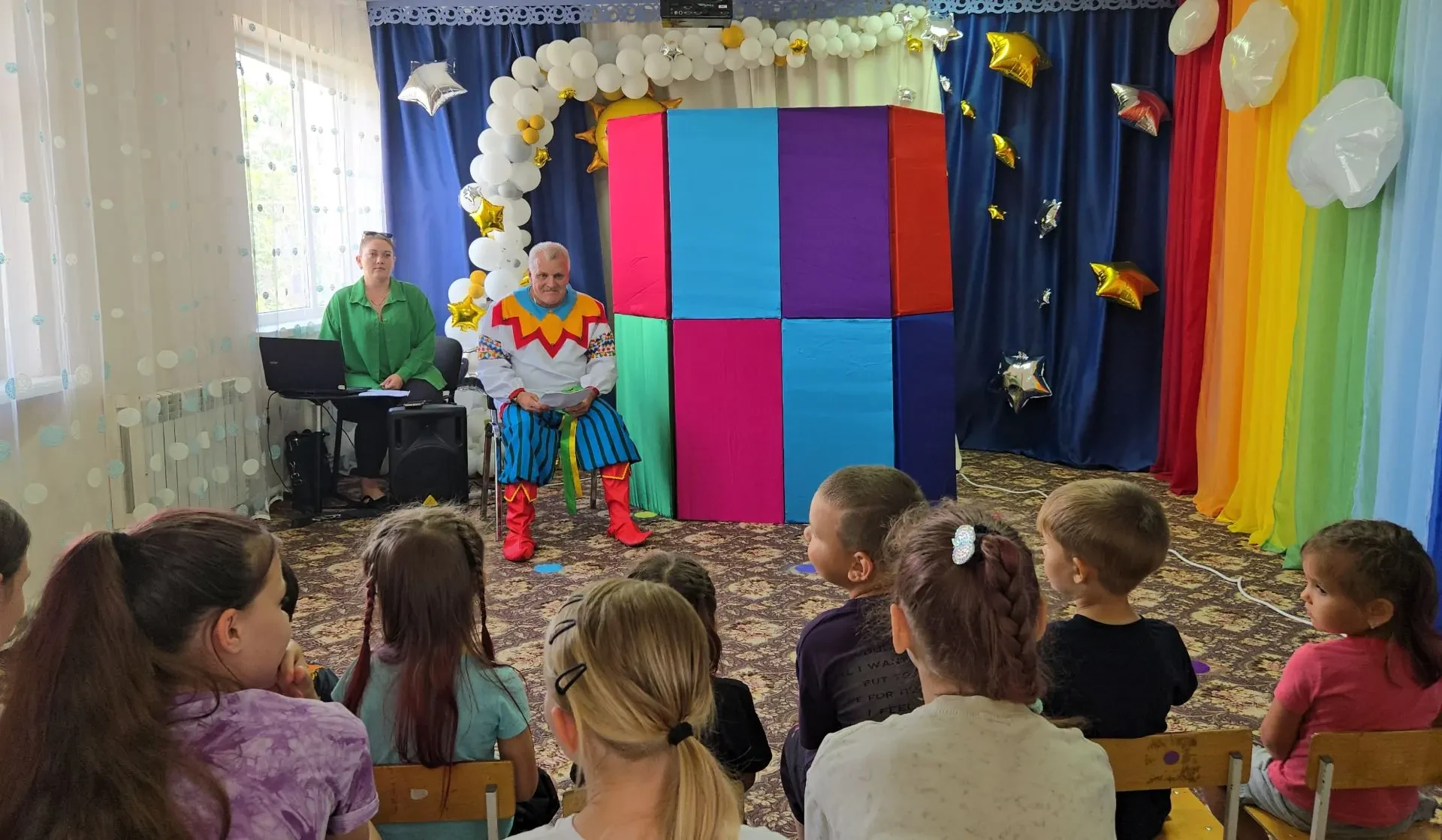 🎭 Сказка в гости приходила!
Дорогие наши подписчики и родители!
Вчера, 16 июня, в нашем детском сад
