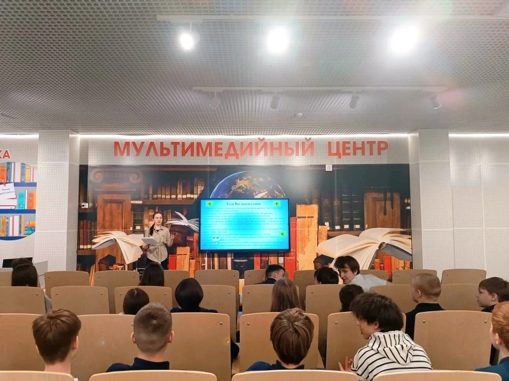 СОБЫТИЯ НЕДЕЛИ В #МАОУСОШ222 ✅  📍Начало учебной недели в нашей школе традиционно ознаменовано церемо