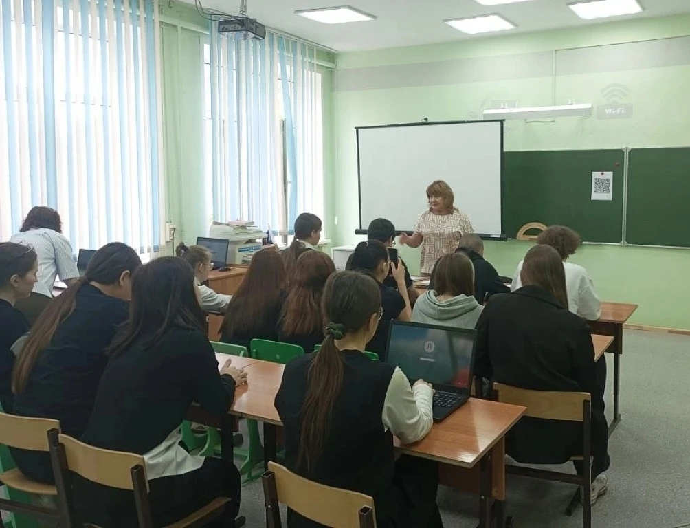 15.05. обучающиеся 9–11 классов нашей школы приняли участие в профориентационном меропр...