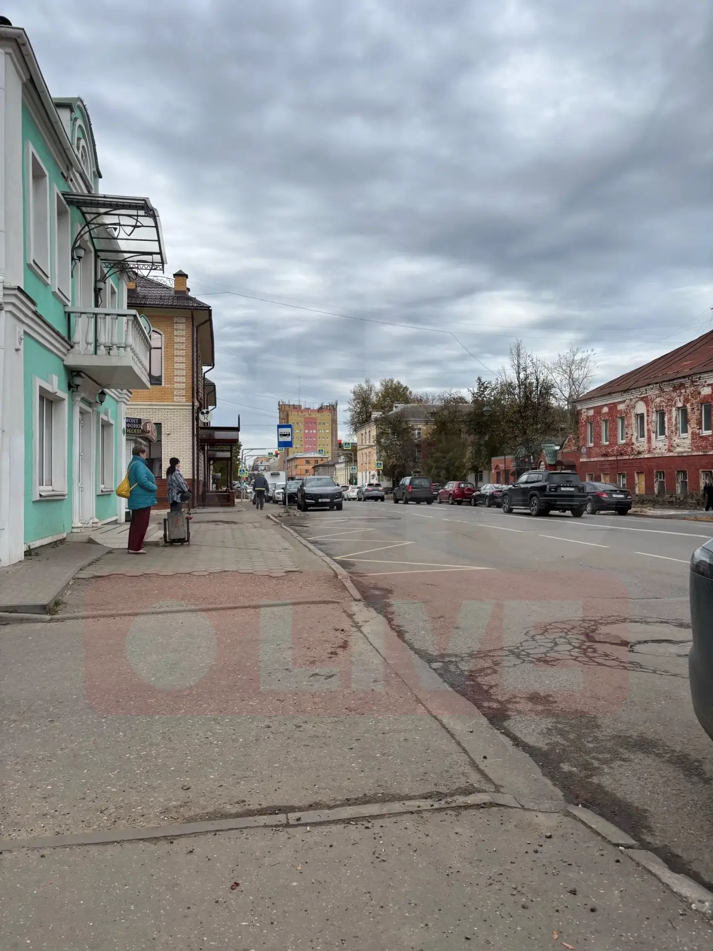 Сейчас на улице Ленина идут работы по благоустройству. Может быть, заодно стоит решить ...