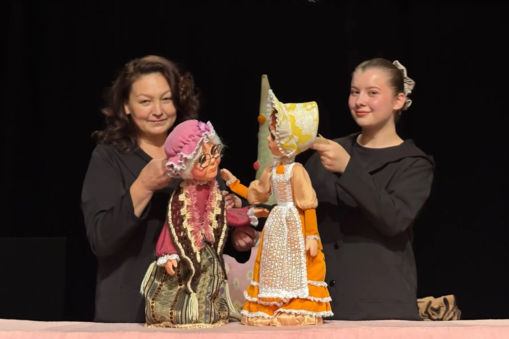 А у нас сегодня был особенный показ музыкальной сказки «Красная Шапочка».