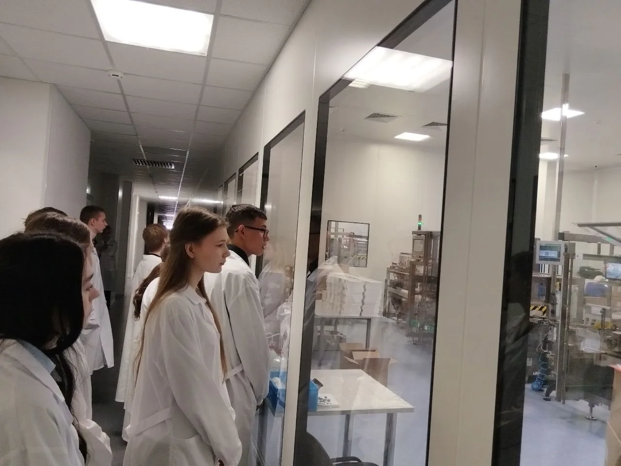 Единая модель профориентации.  Экскурсия на предприятие «Озон Фармацевтика» 🩺💉   В рамках Единой мод