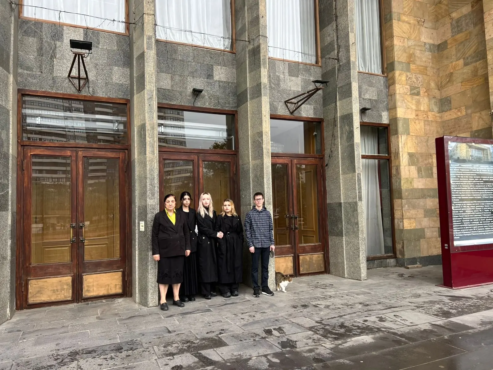 Философия на сцене: студенты ДГТУ посетили спектакль «Король умирает» в театре им. М. Г...