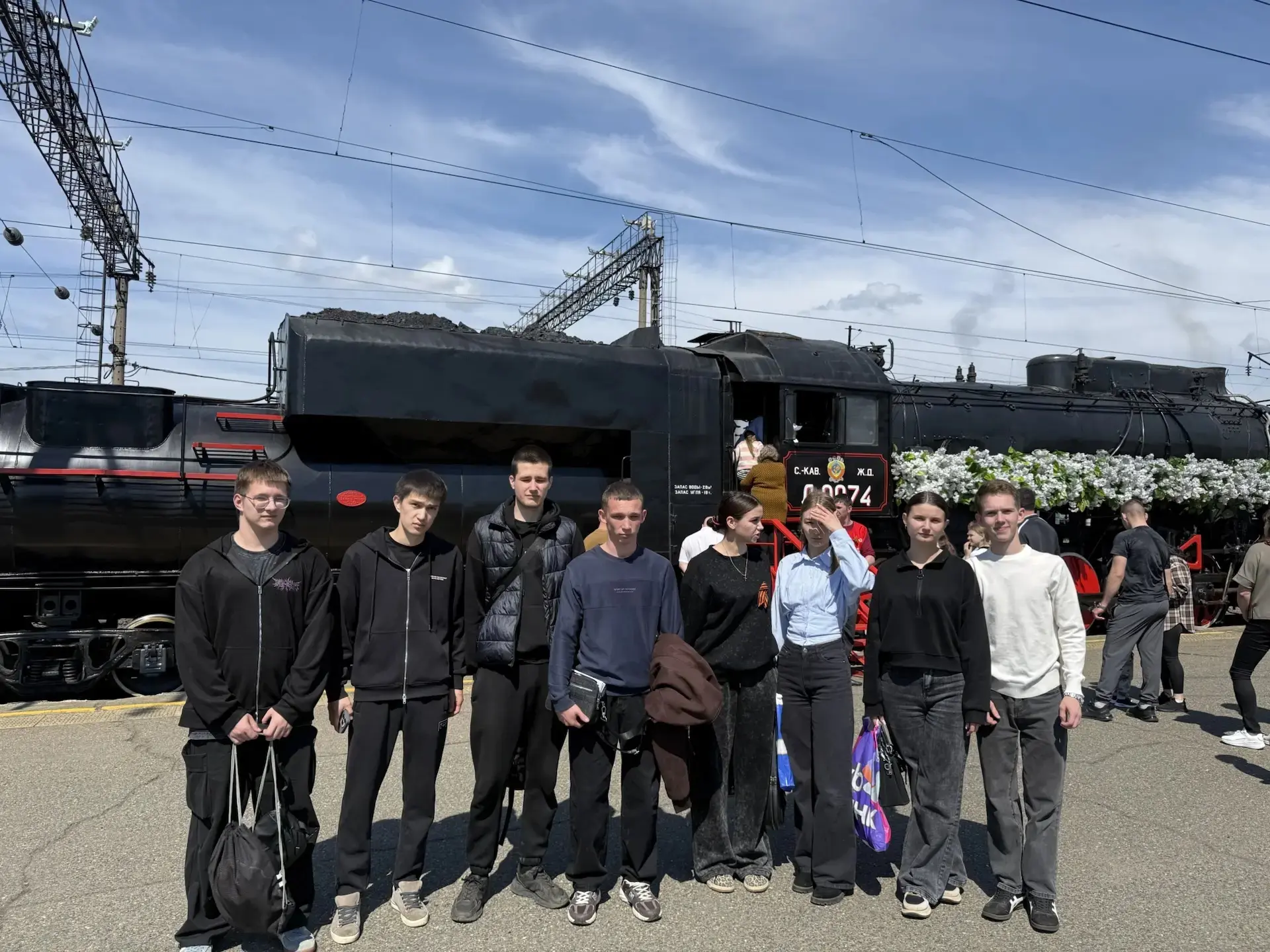 8 мая в 10:00 на первый путь вокзала Оренбурга прибыл  «Поезд Победы» — настоящий паровоз времён вой