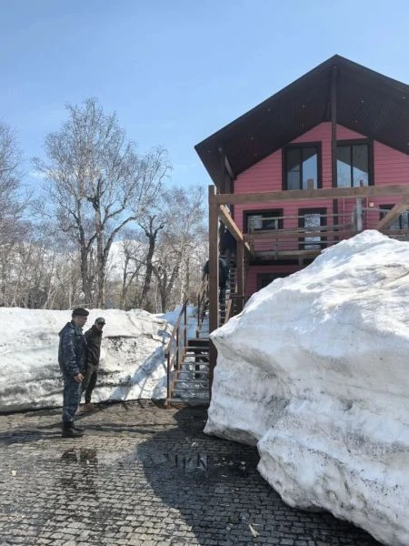 📌  Экоотель в Термальном оборудовал пожарные выходы только после вмешательства приставов 

Елизовск