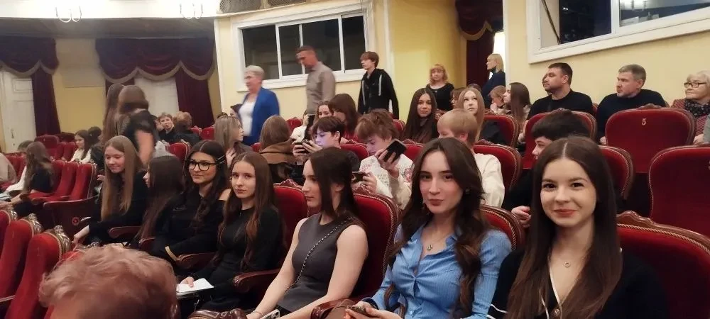 В рамках образовательной программы обучающиеся 8 "Д" класса МАОУ "Гимназия № 34" (кл. руководитель С