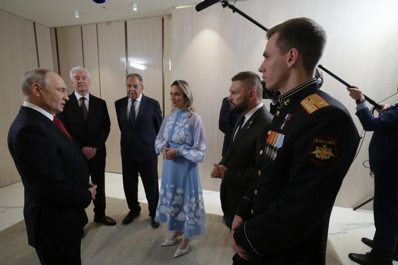 Вчера прошла встреча основной пятёрки кандидатов правящей партии с президентом России В...