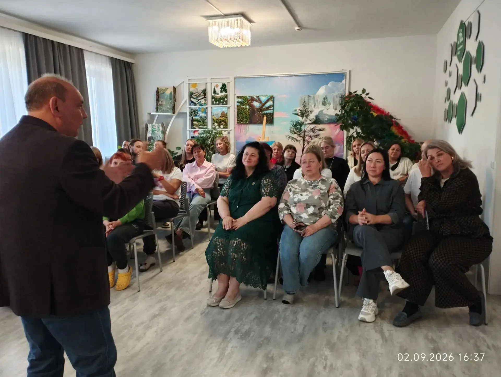 👀 Сегодня Семейный МФЦ СРЦН Усольского района посетил мэр города Максим Викторович Тор...