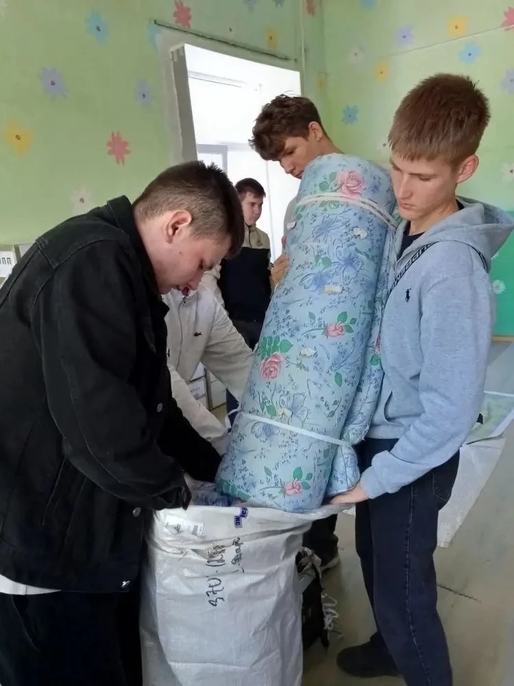 💪 Сила — в помощи! Студенты   в гостях у «Спассчаночки»

Студенты знают, что физическая сила нужна 