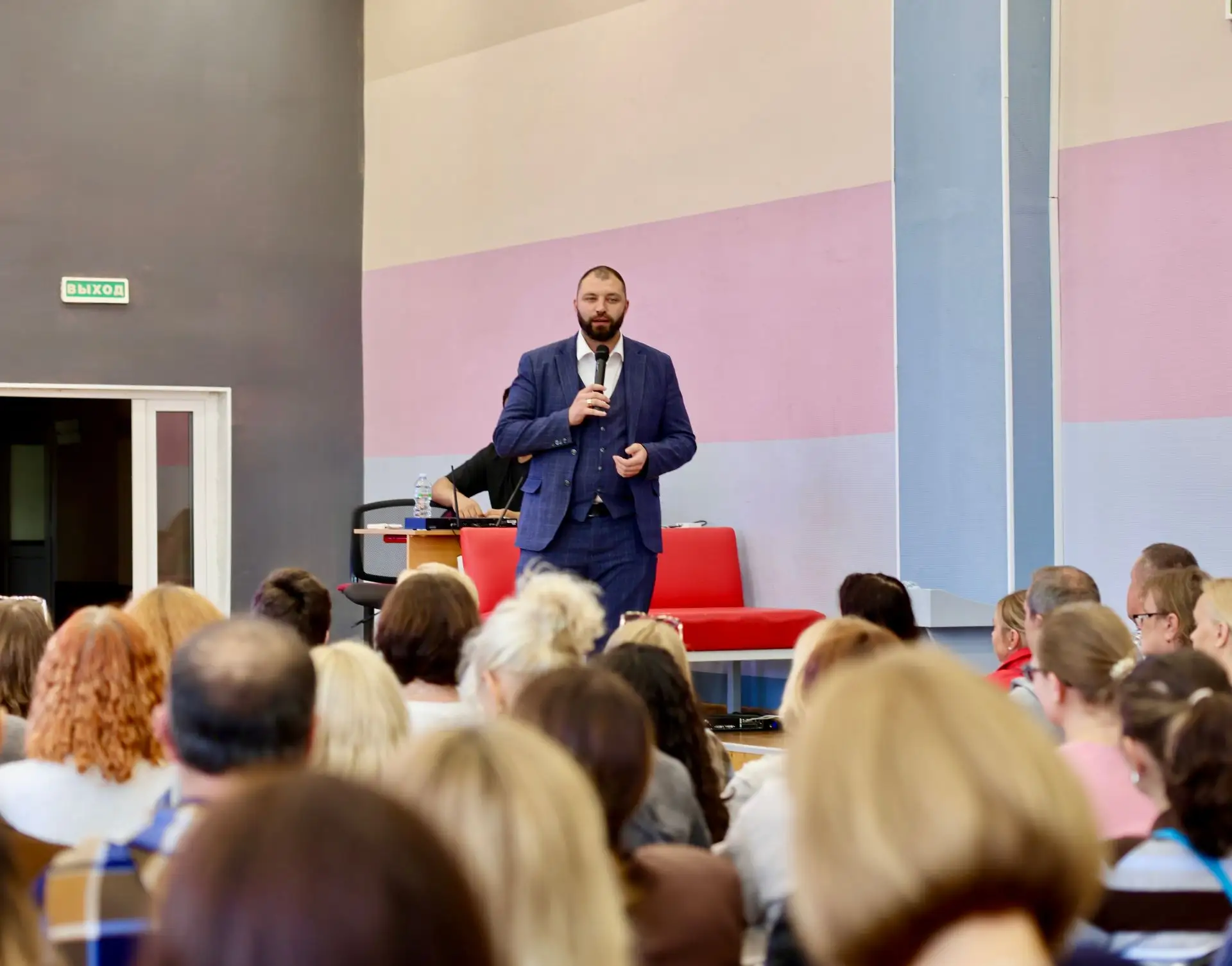 🔥 ПРИШЛИ НА РОДИТЕЛЬСКОЕ СОБРАНИЕ — А ПОПАЛИ НА ПРЯМОЙ ДИАЛОГ С ДИРЕКТОРОМ